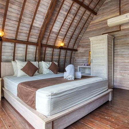 Megaland Bungalow Batununggul Luaran gambar