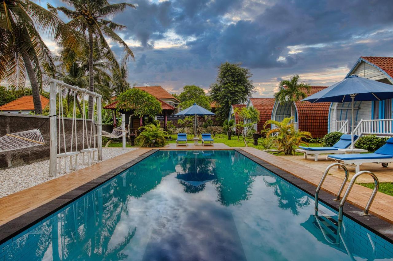 Megaland Bungalow Batununggul Luaran gambar