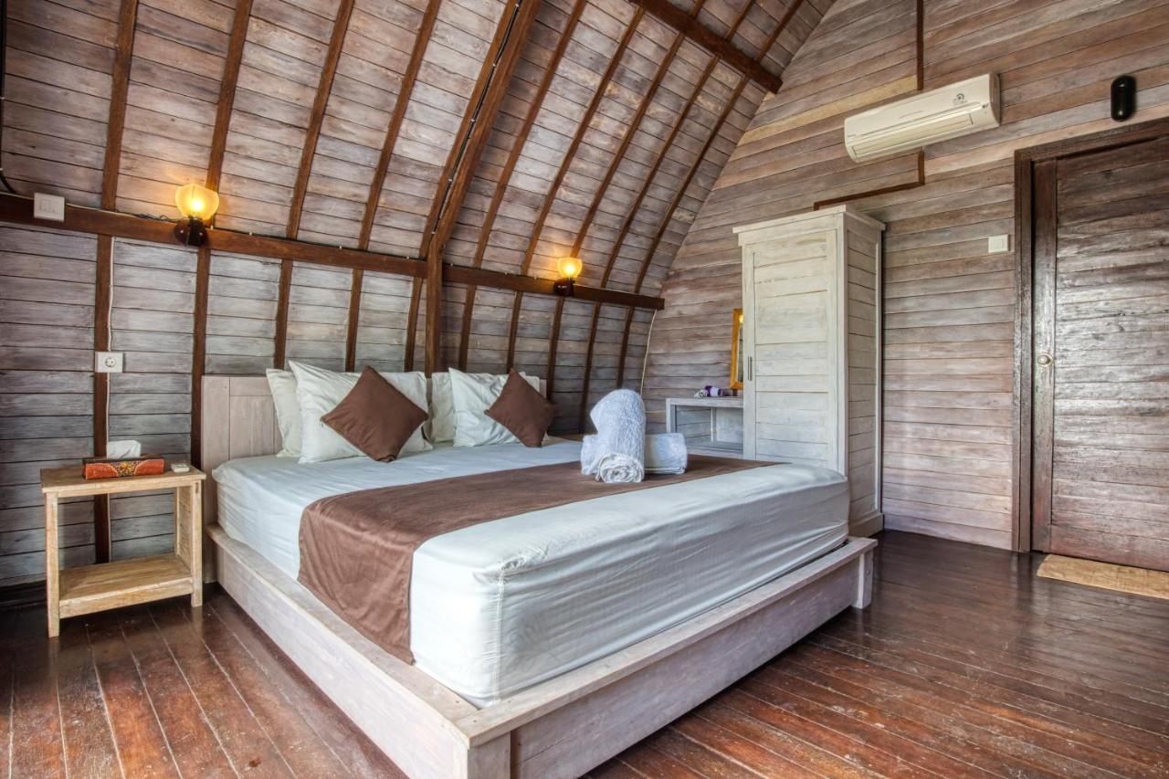 Megaland Bungalow Batununggul Luaran gambar