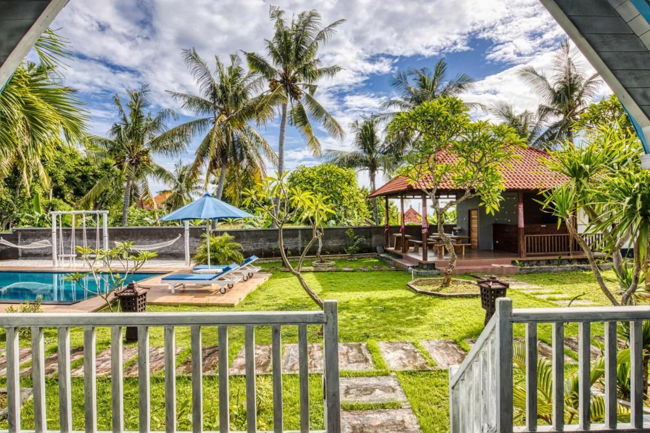 Megaland Bungalow Batununggul Luaran gambar