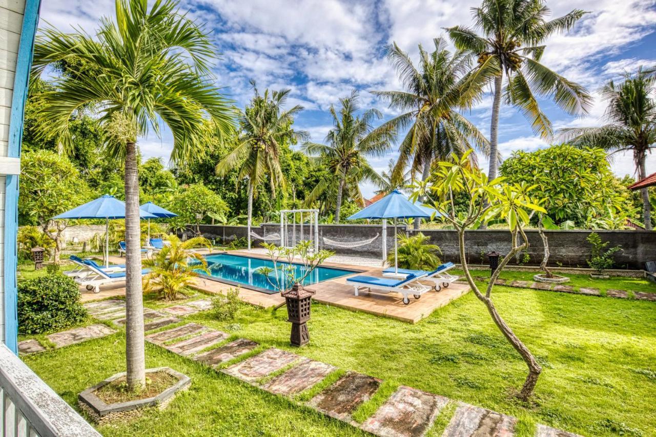 Megaland Bungalow Batununggul Luaran gambar