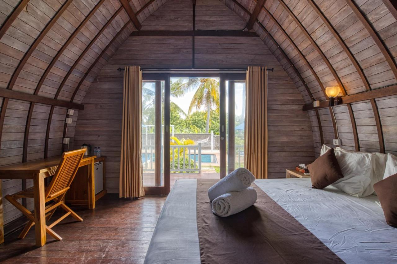 Megaland Bungalow Batununggul Luaran gambar